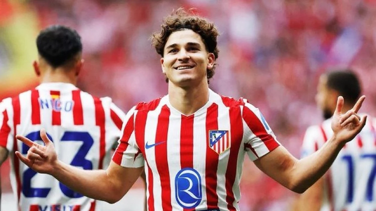 أتلتيكو مدريد يفاجئ برشلونة بشأن رحيل جوليان ألفاريز